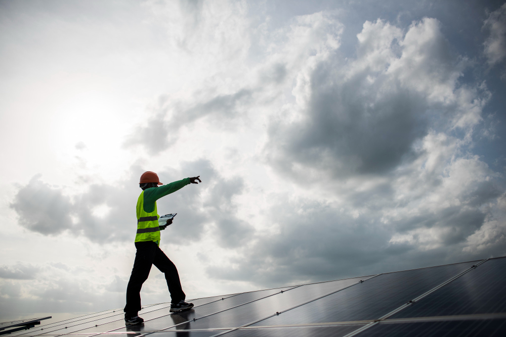 Modules photovoltaïques installés sur une toiture inclinée